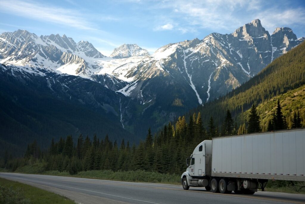 What CDL Truck Drivers Should Know About Mountain Driving