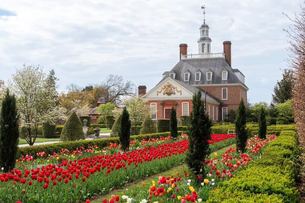 A garden and house in Colonial Williamsburg